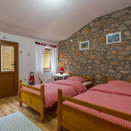 Nonna Stara 3* Polje (Krk)