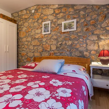 Nonna Stara 3* Polje (Krk)