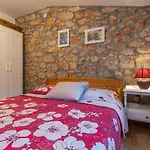Nonna Stara 3* Polje (Krk)